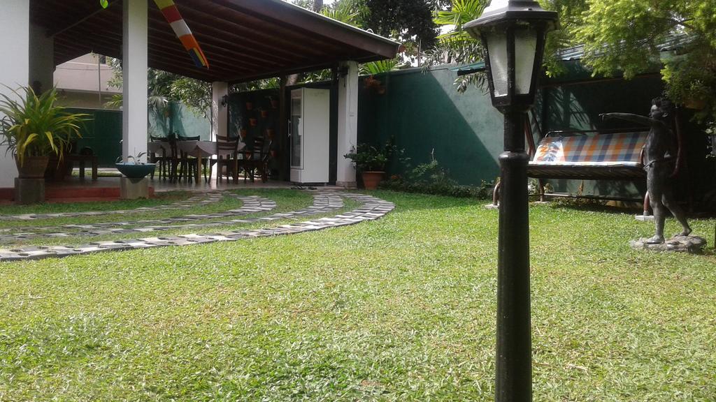 Villa Begonia Katugastota ภายนอก รูปภาพ