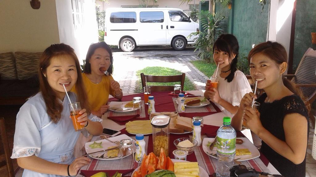 Villa Begonia Katugastota ภายนอก รูปภาพ