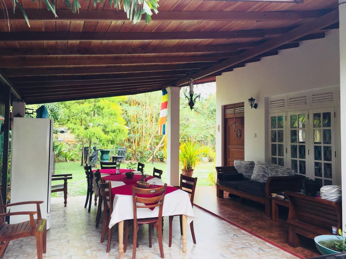 Villa Begonia Katugastota ภายนอก รูปภาพ