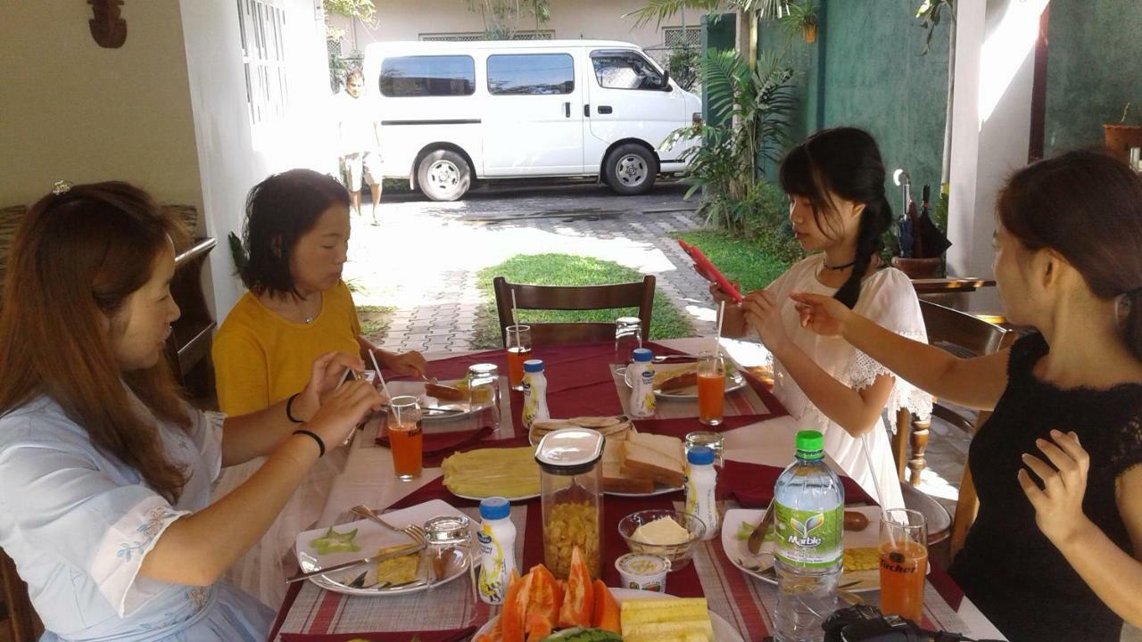 Villa Begonia Katugastota ภายนอก รูปภาพ